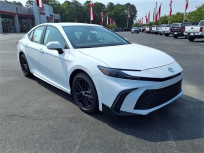 New 2025 Toyota Camry SE w/ Multimedia Upgrade Package