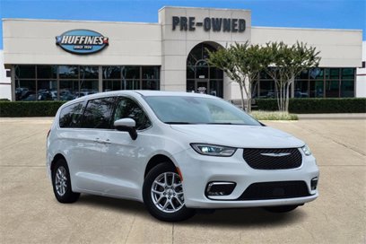 Certified 2023 Chrysler Pacifica Touring-L