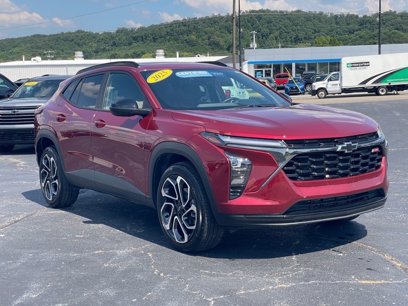 Certified 2025 Chevrolet Trax RS w/ Sunroof Package
