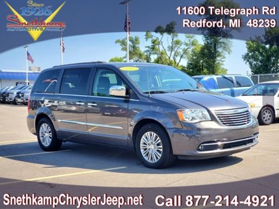 Used 2016 Chrysler Town & Country Touring-L w/ Driver Convenience Group