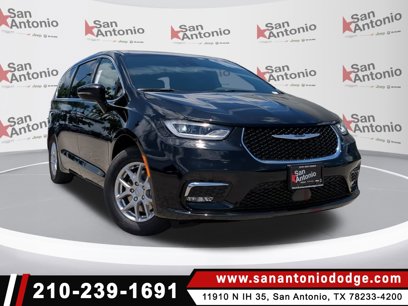New 2025 Chrysler Pacifica Select