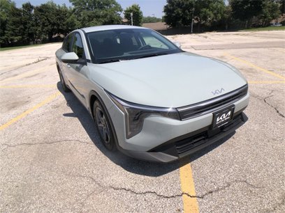 New 2025 Kia K4 LXS