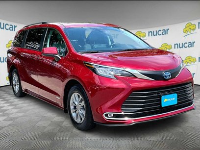 Certified 2021 Toyota Sienna XLE