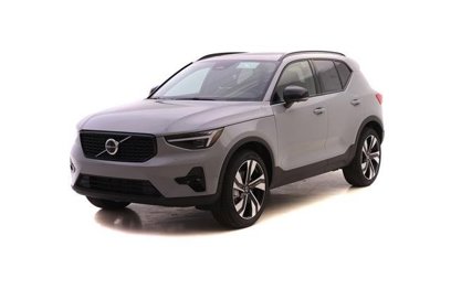 New 2025 Volvo XC40 B5 Plus w/ Protection Package Premier