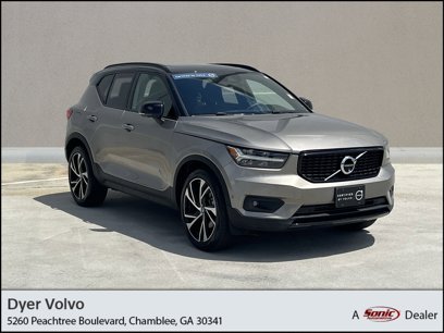 Certified 2022 Volvo XC40 T5 R-Design w/ Advanced Package