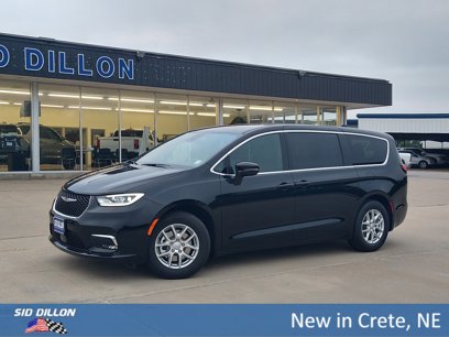 New 2026 Chrysler Pacifica Select