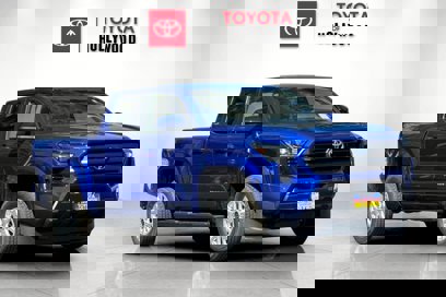 New 2025 Toyota Tacoma SR5