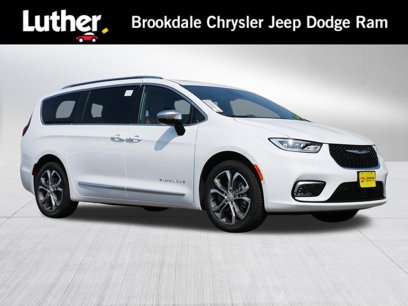New 2025 Chrysler Pacifica Pinnacle
