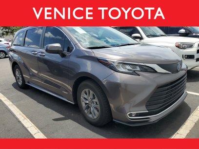 Used 2021 Toyota Sienna XLE