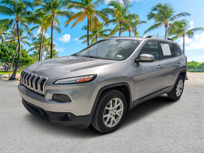 Used 2018 Jeep Cherokee Latitude Plus w/ Comfort/Convenience Group
