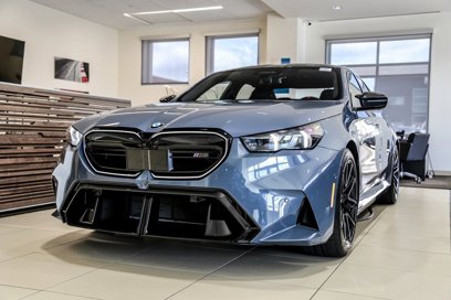 New 2025 BMW M5 w/ Carbon Package