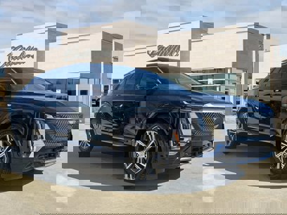 New 2025 Cadillac Lyriq Luxury