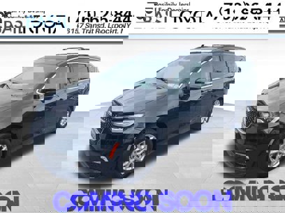 Used 2022 Chrysler Pacifica Touring-L
