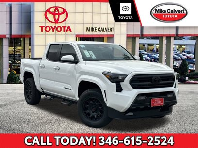 New 2025 Toyota Tacoma SR5