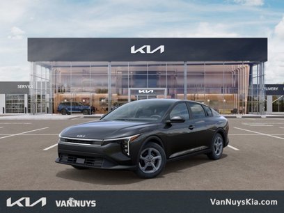 New 2025 Kia K4 LXS