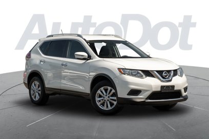 Used 2016 Nissan Rogue SV