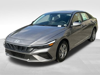 New 2025 Hyundai Elantra SE