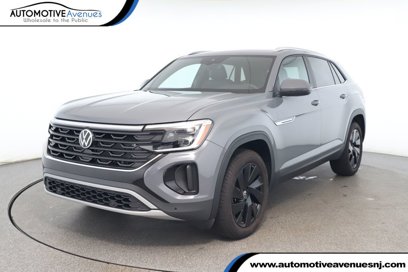Used 2024 Volkswagen Atlas Cross Sport SE w/ Panoramic Sunroof Package