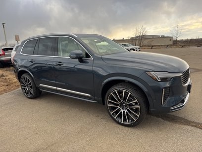 New 2025 Volvo XC90 B6 Ultra w/ Lounge Package