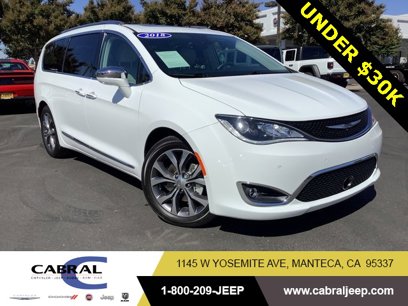 Used 2018 Chrysler Pacifica Limited w/ Tire & Wheel Group