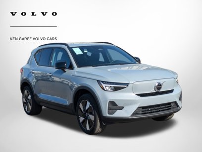 New 2025 Volvo EX40 Core w/ Climate Package
