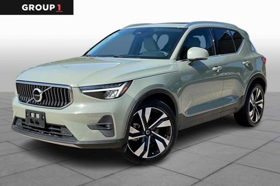 Used 2023 Volvo XC40 B5 Plus w/ Protection Package Premier