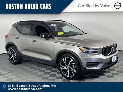 Certified 2022 Volvo XC40 T5 R-Design w/ Advanced Package