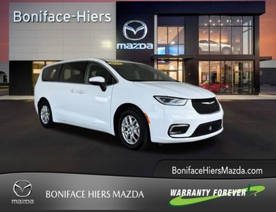 Used 2023 Chrysler Pacifica Touring-L