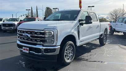 New 2025 Ford F250 Lariat w/ FX4 Off-Road Package