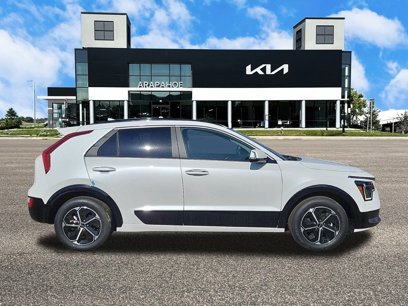 New 2025 Kia Niro SX