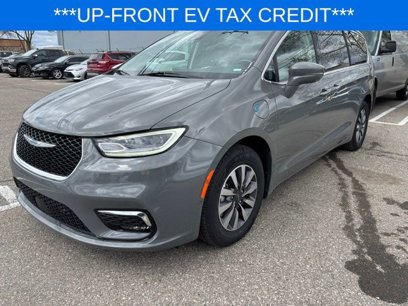 Used 2021 Chrysler Pacifica Touring-L