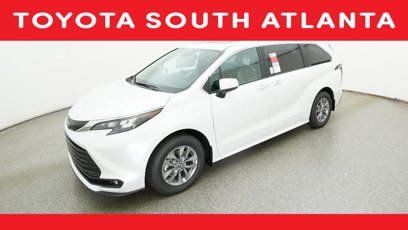 New 2025 Toyota Sienna XLE