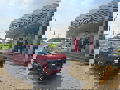 New 2025 Nissan Kicks SR