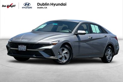 Certified 2025 Hyundai Elantra SE