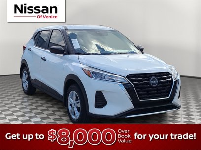 New 2025 Nissan Kicks Play S
