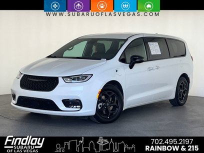 Used 2024 Chrysler Pacifica Select