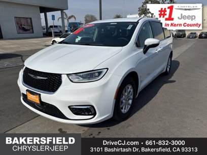 Certified 2023 Chrysler Pacifica Touring-L