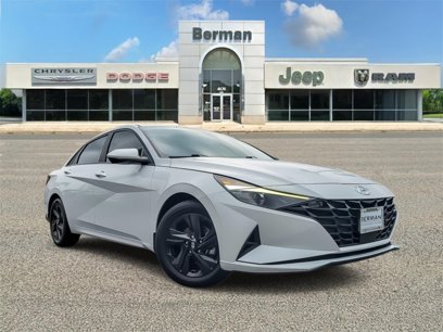 Used 2022 Hyundai Elantra SEL w/ Convenience Package