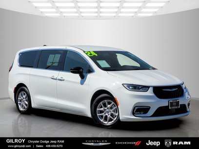 Used 2024 Chrysler Pacifica Touring