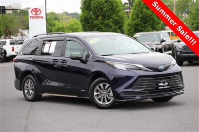 Used 2021 Toyota Sienna LE w/ LE Plus Package