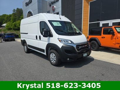 New 2025 RAM ProMaster 2500 w/ Quick Order Package 22G SLT