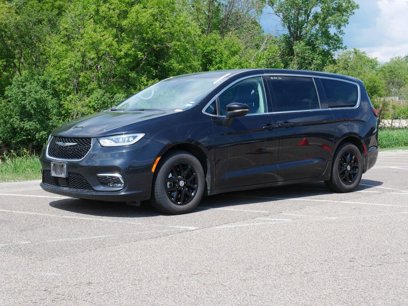 Used 2023 Chrysler Pacifica Touring-L