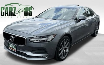 Used 2017 Volvo S90 T6 Momentum w/ Vision Package