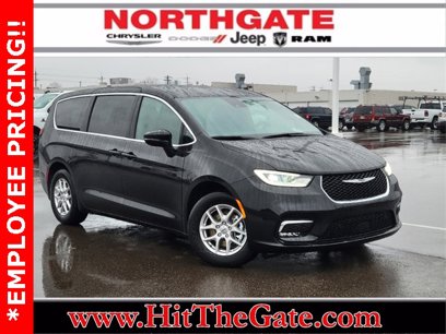 New 2025 Chrysler Pacifica Select