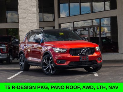 Used 2022 Volvo XC40 T5 R-Design w/ Advanced Package