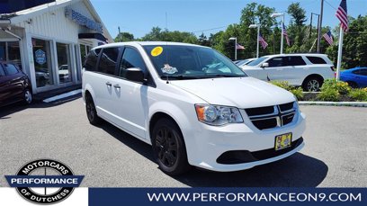 Used 2019 Dodge Grand Caravan SE w/ UConnect Hands-Free Group