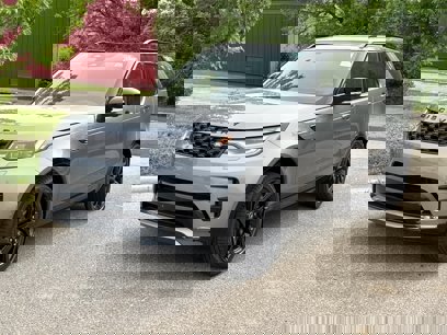 New 2025 Land Rover Discovery Dynamic SE