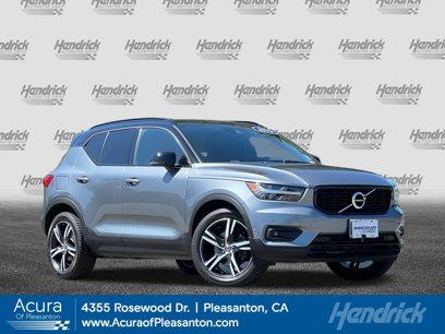 Used 2019 Volvo XC40 T4 R-Design