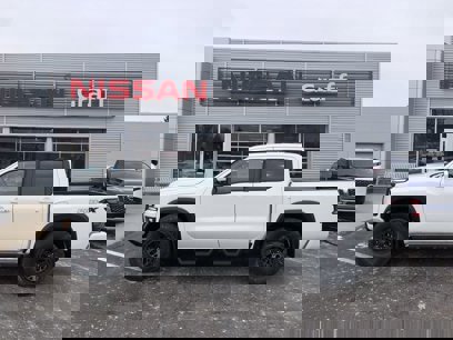 New 2025 Nissan Frontier PRO-4X w/ Pro Convenience Package