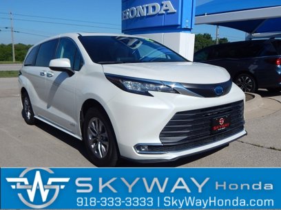 Used 2021 Toyota Sienna XLE